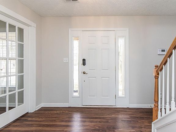 3rd image of 109 Kenton Ct