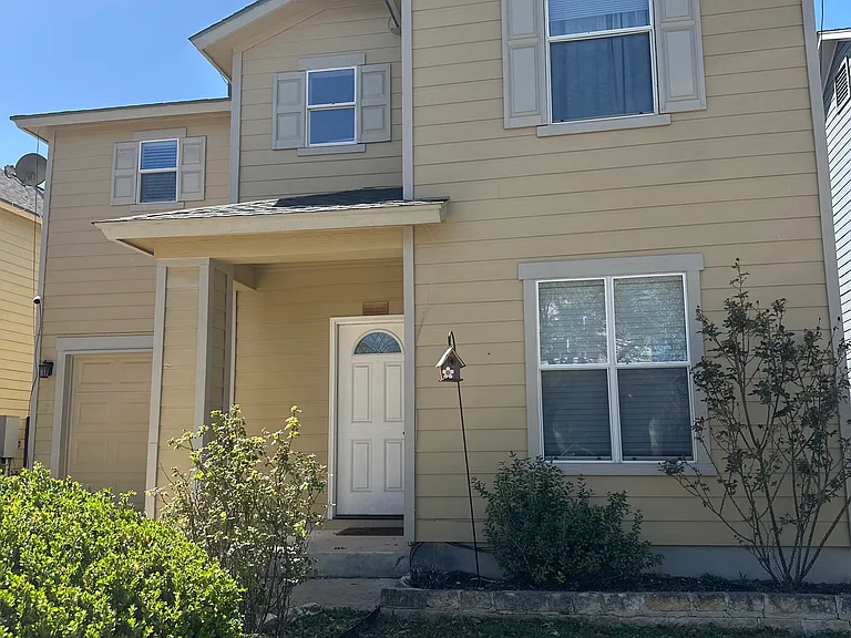 162 Hampton Cv — Photo 1
