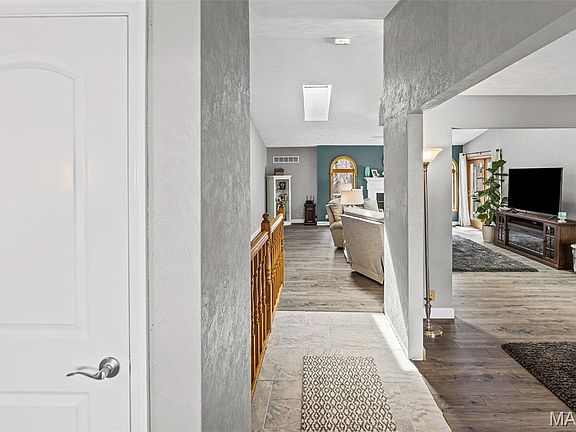 5th image of 4608 Vandebrook Dr