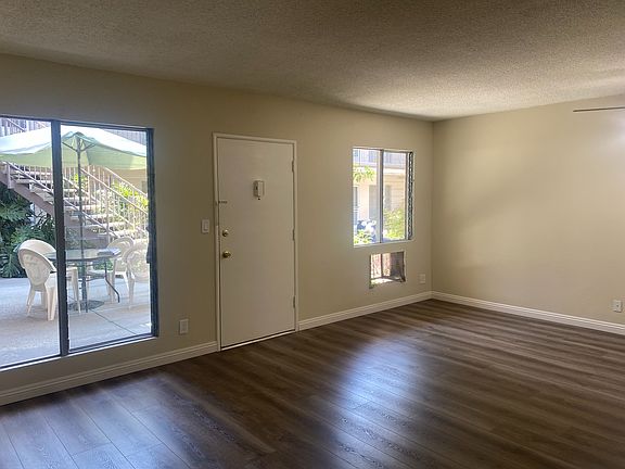3rd image of 18564 Clark St Unit 5