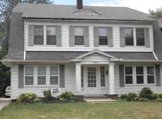 2282 S Overlook Rd #2, Cleveland Heights, OH 44106