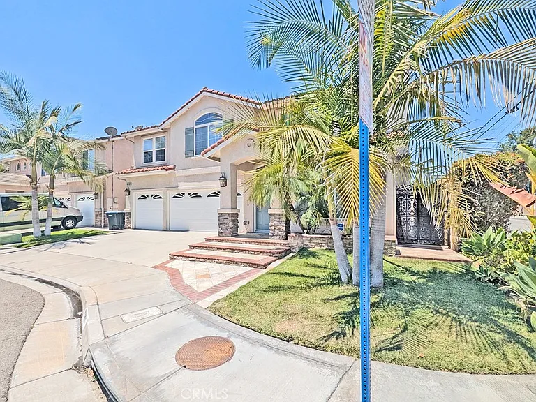17801 Powell Pl — Photo 2