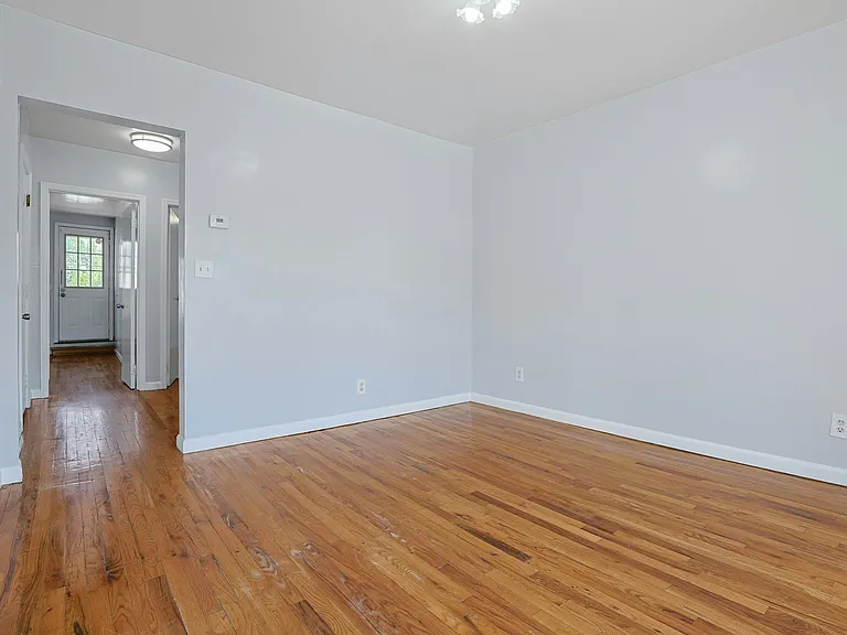 202 Main St #2E — Photo 9