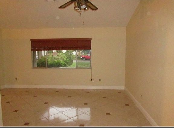 3rd image of 193 La Paz Dr