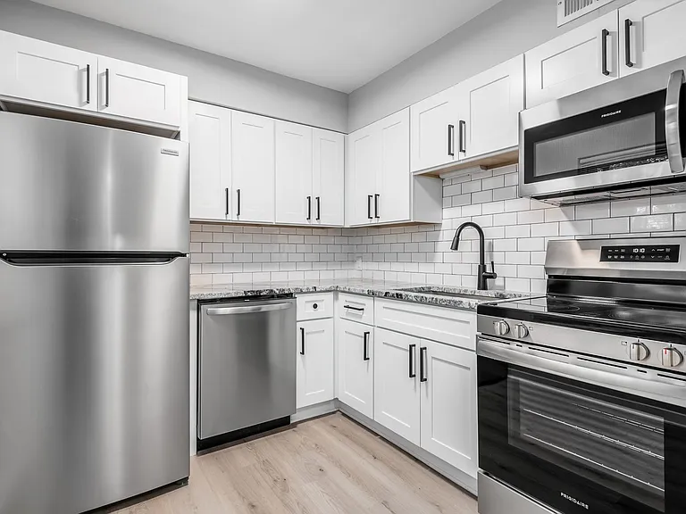 2591 Charing Rd #B — Photo 4
