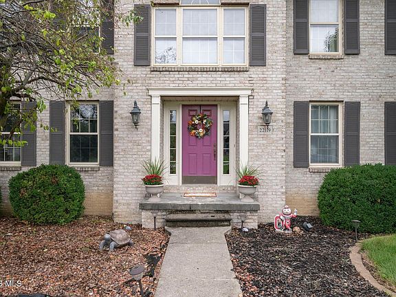 4th image of 22119 W Bittersweet Ln