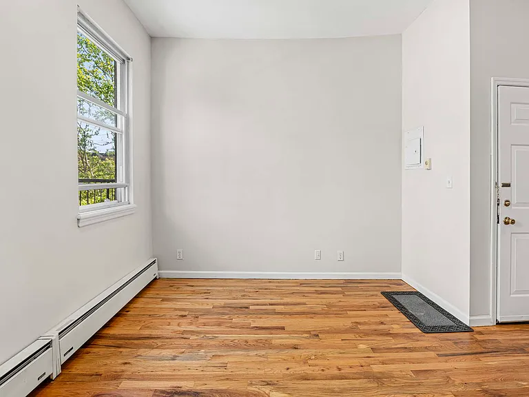 610 2nd St #1R — Photo 4