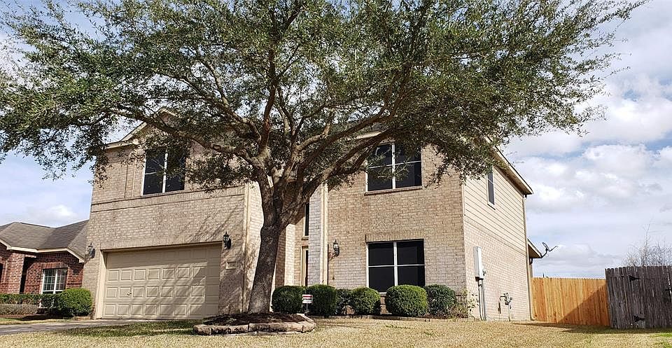 1st image of 114 Brazos Gardens Dr