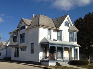 815 Jackson Ave APT 3, Charleston, IL 61920