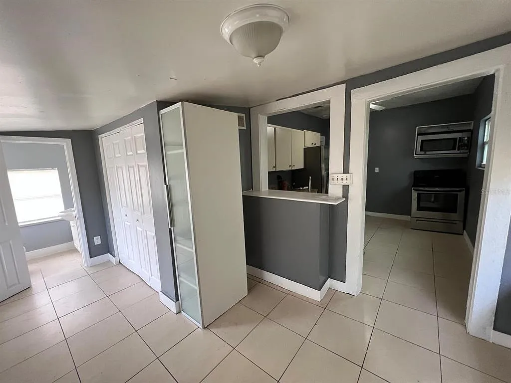 3 bed, 1.5 bath, 1064 sqft, $1,650 — Photo 4