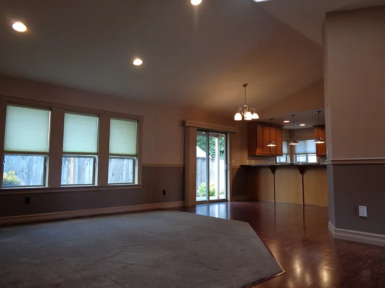 6439 Robin Hood St SE — Photo 16