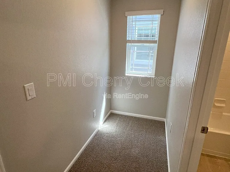 741 N Tempe St — Photo 25