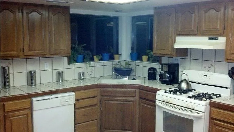 3 bed, 1500 sqft, $1,100 — Photo 2