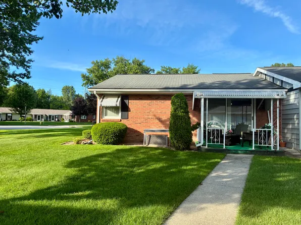896 Andover Ct SE, Kentwood, MI 49508