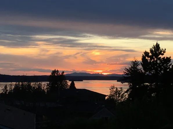 698 Pacific St, Steilacoom, WA 98388