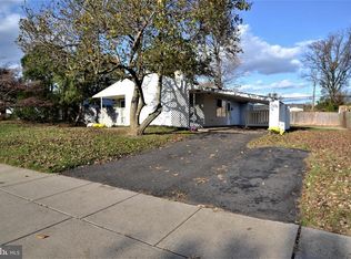 48 Mimosa Ln, Levittown, PA