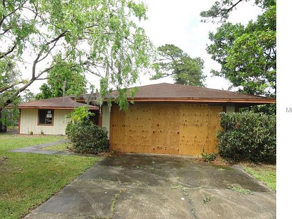 2nd image of 824 Woodstream Ln