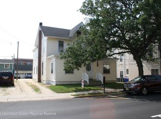 22 Wallace St, Red Bank, NJ 07701