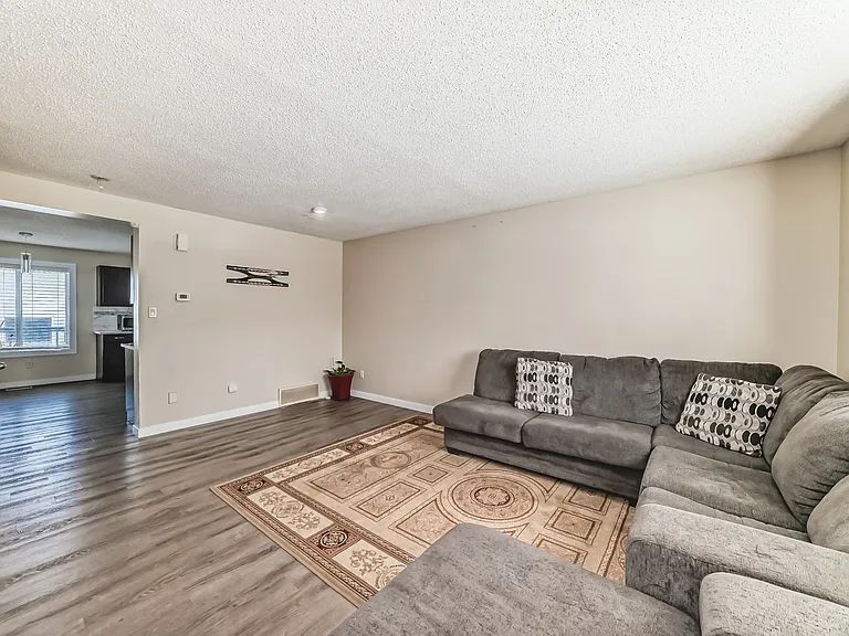 2362 29a Ave NW — Photo 23