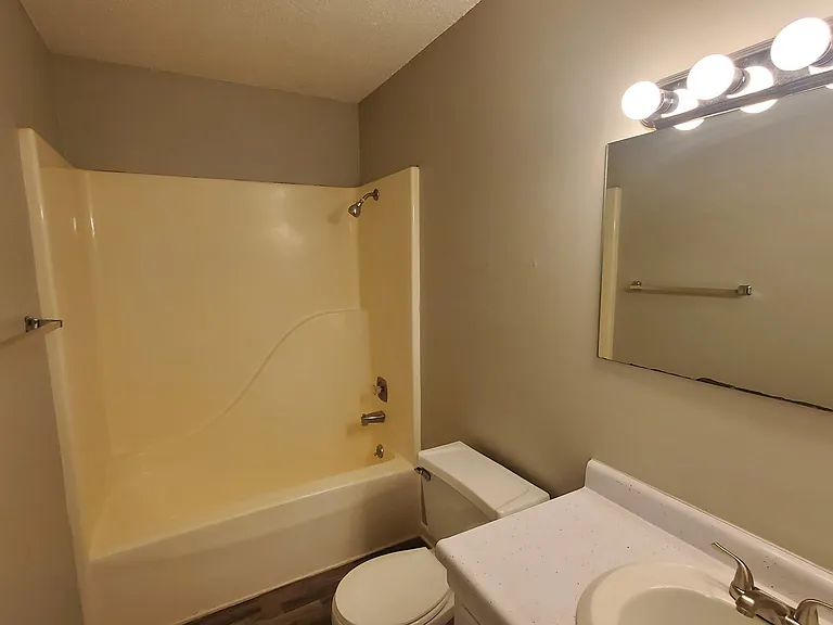 728 E Ellis St #121 — Photo 6