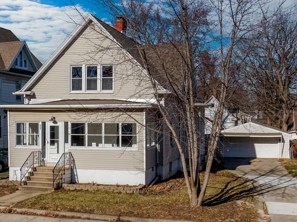 805 W Washington St, Bloomington, IL 61701