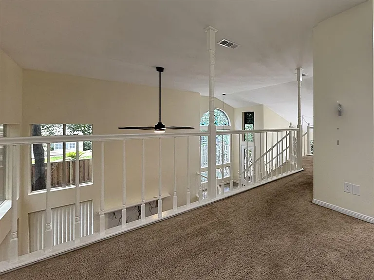 31 N Lakeridge Cir — Photo 14