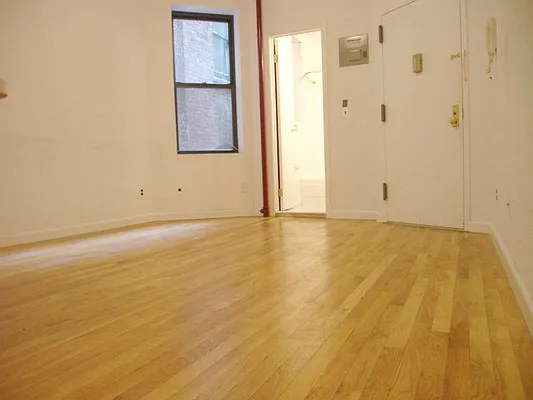 Rented by Glasser Realty LLC | media 23