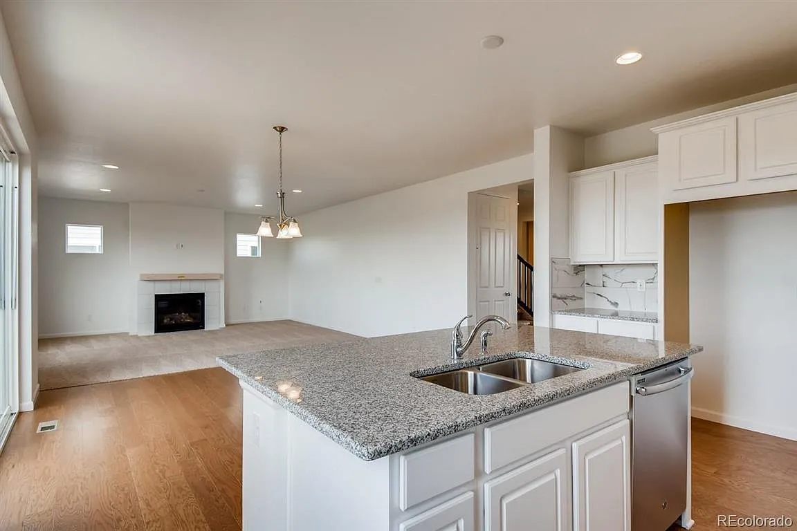 4 bed, 3000 sqft, $3,500 — Photo 4