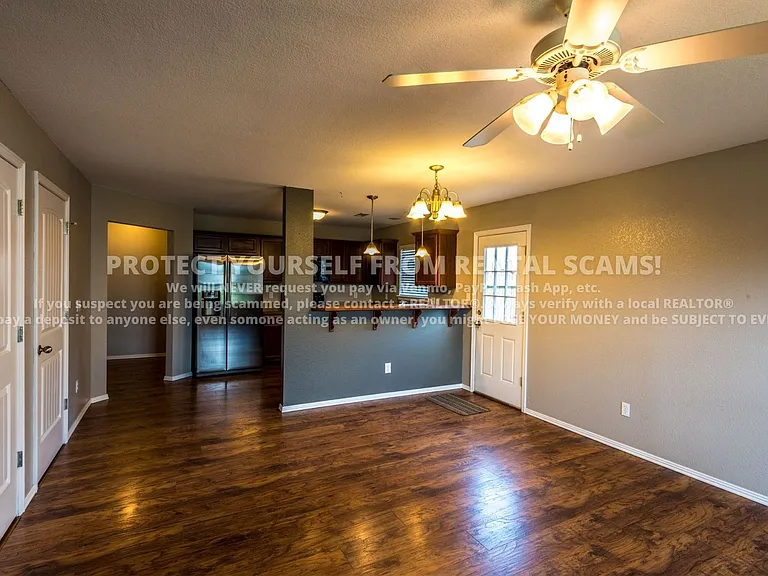 1137 S Holland Dr — Photo 3