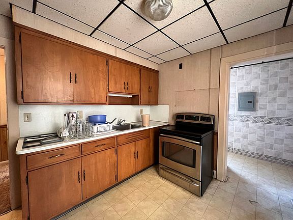3rd image of 309 Park Ave Floor 2