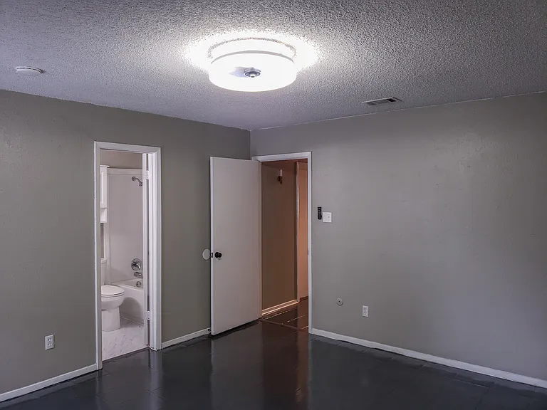 7663 Blue Carriage Ct — Photo 16