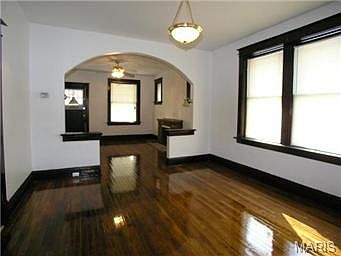 4th image of 1139 Veronica Ave