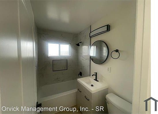 5th image of 1749 Hester Ave #14