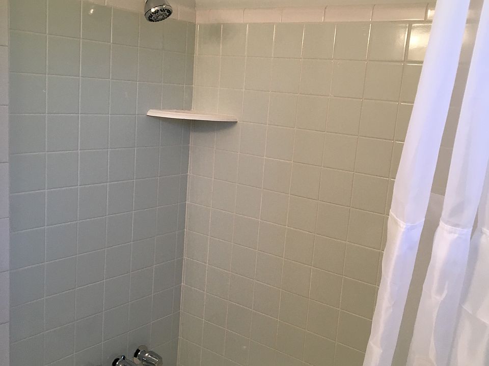 1st image of 29637 Macintyre St