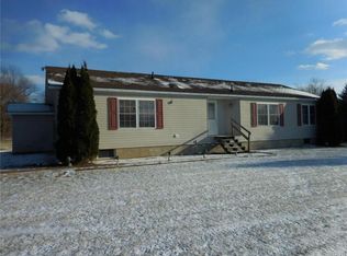 698 Point Phillips Rd, Bath, PA 18014