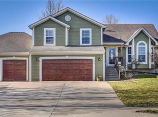10605 NE 101st St, Kansas City, MO 64157