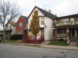 516 N 28th St, Milwaukee, WI 53208