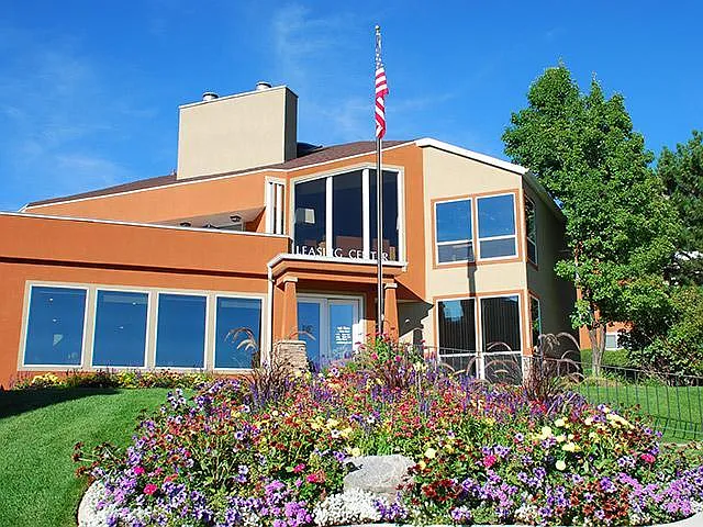Foothill Place Apartments — Photo 29