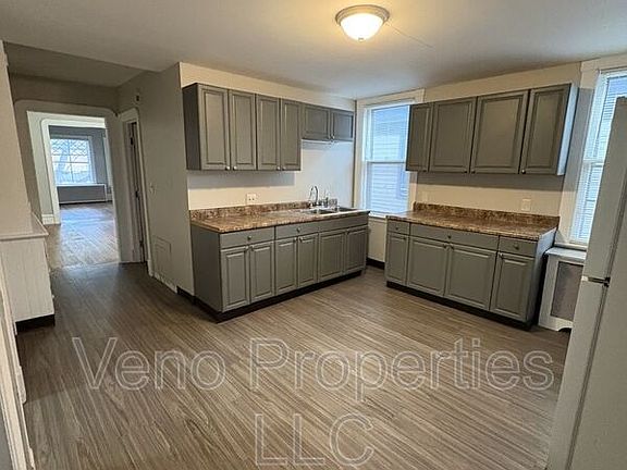 3rd image of 1075 Park Ave #2