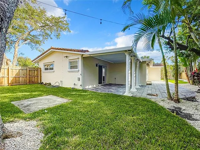 2836 NW 11th Ave — Photo 5
