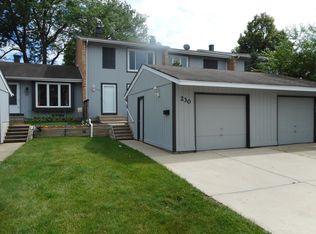 230 Oakwood Ln, Bloomingdale, IL 60108