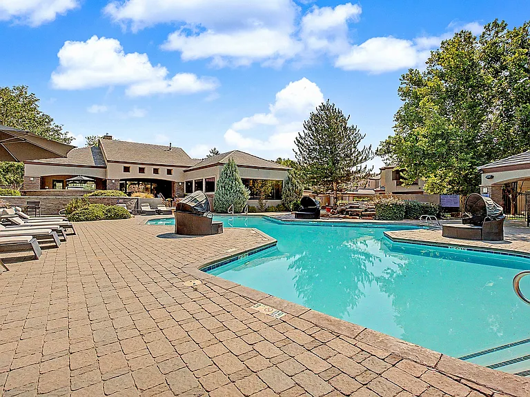 6200 Montano Plaza Dr NW Albuquerque, NM-25