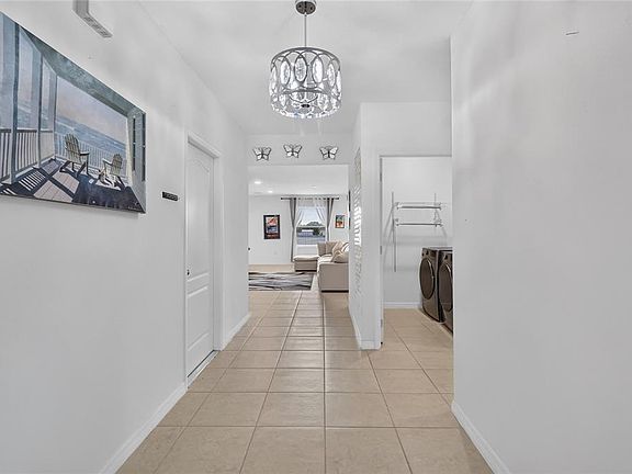 3rd image of 456 ADRIEL AVENUE