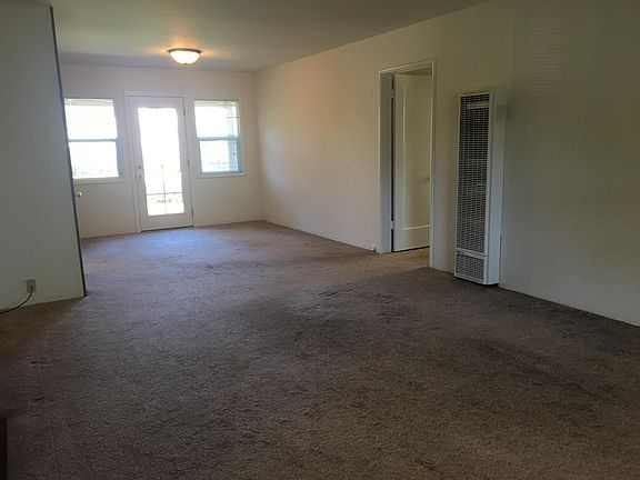 4th image of 2088 Brittan Ave