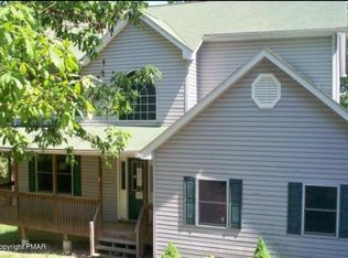 906 Tamaqua Dr, East Stroudsburg, PA 18302