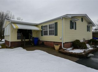 511 Rockview Dr, Holley, NY 14470