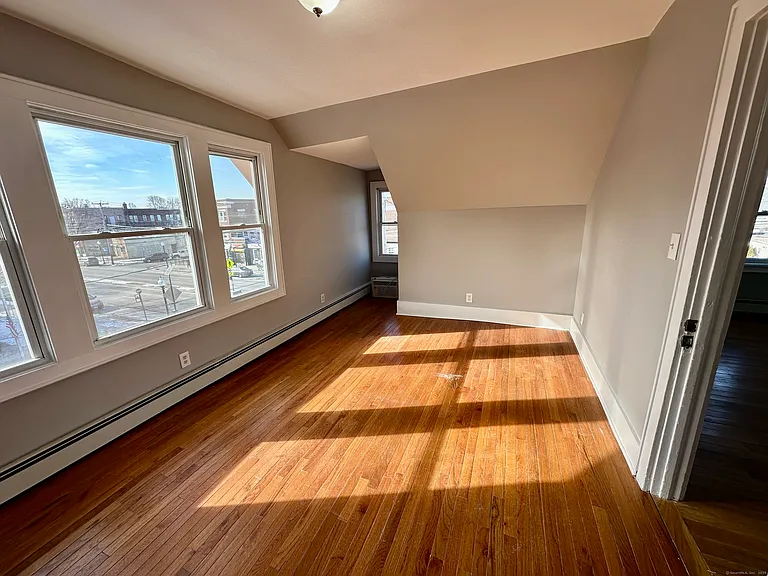 2683 Fairfield Ave #3 — Photo 10