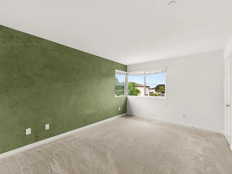 129 N 5th St #F — Photo 15