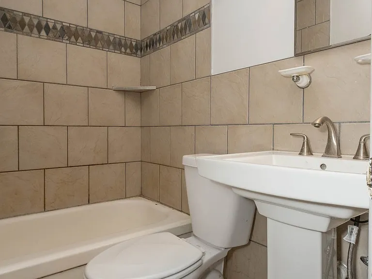 606 Village Ct — Photo 16