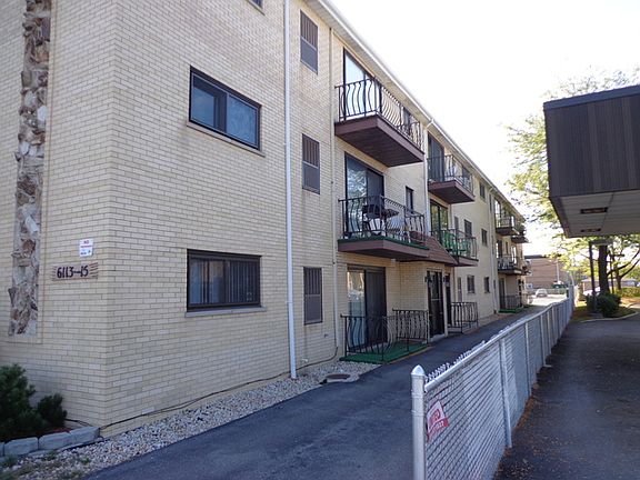 2nd image of 6115 S Archer Ave Unit 1